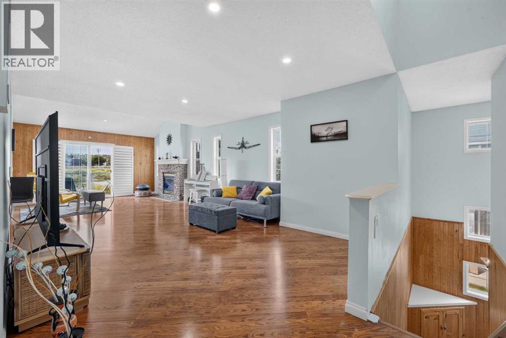 304, 39 Hidden Creek Place NW