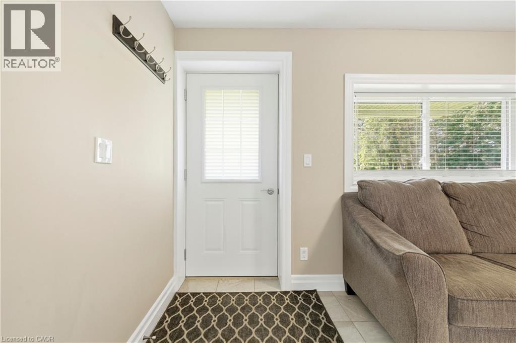 11404 LAKESHORE Road Unit# Lower