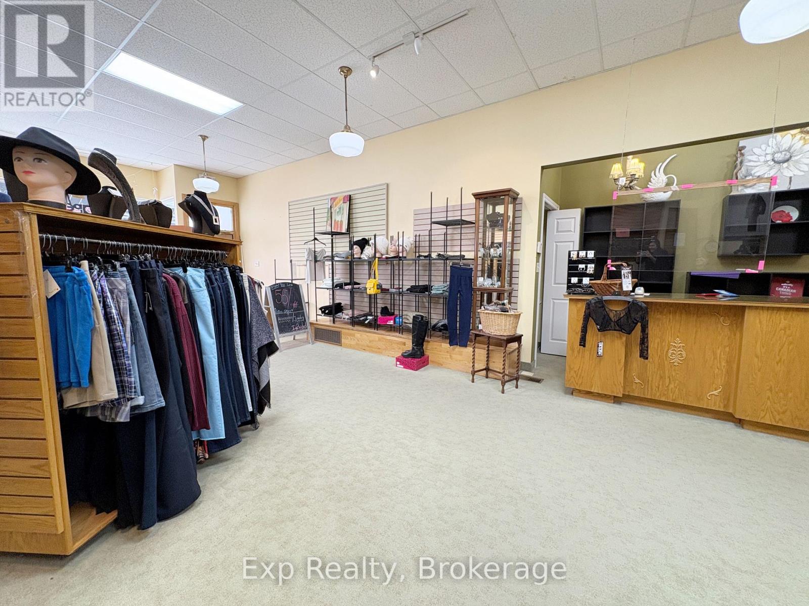 14 DUNDAS STREET E