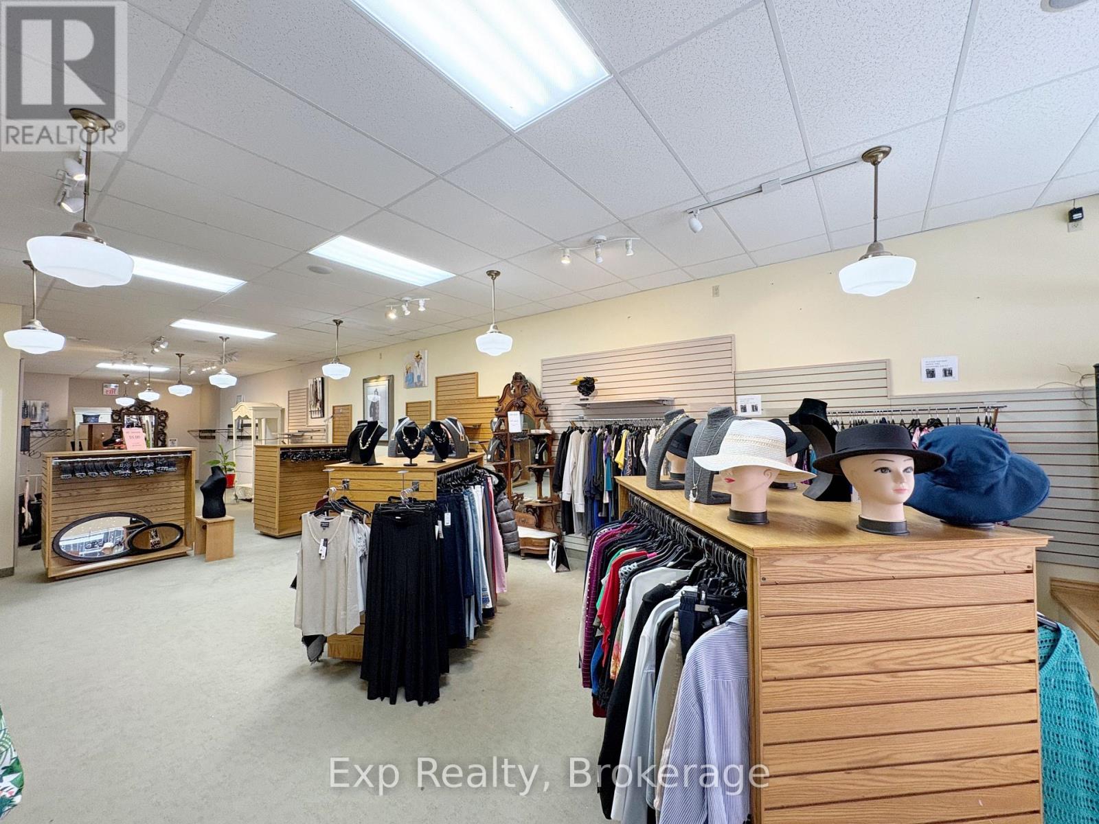 14 DUNDAS STREET E