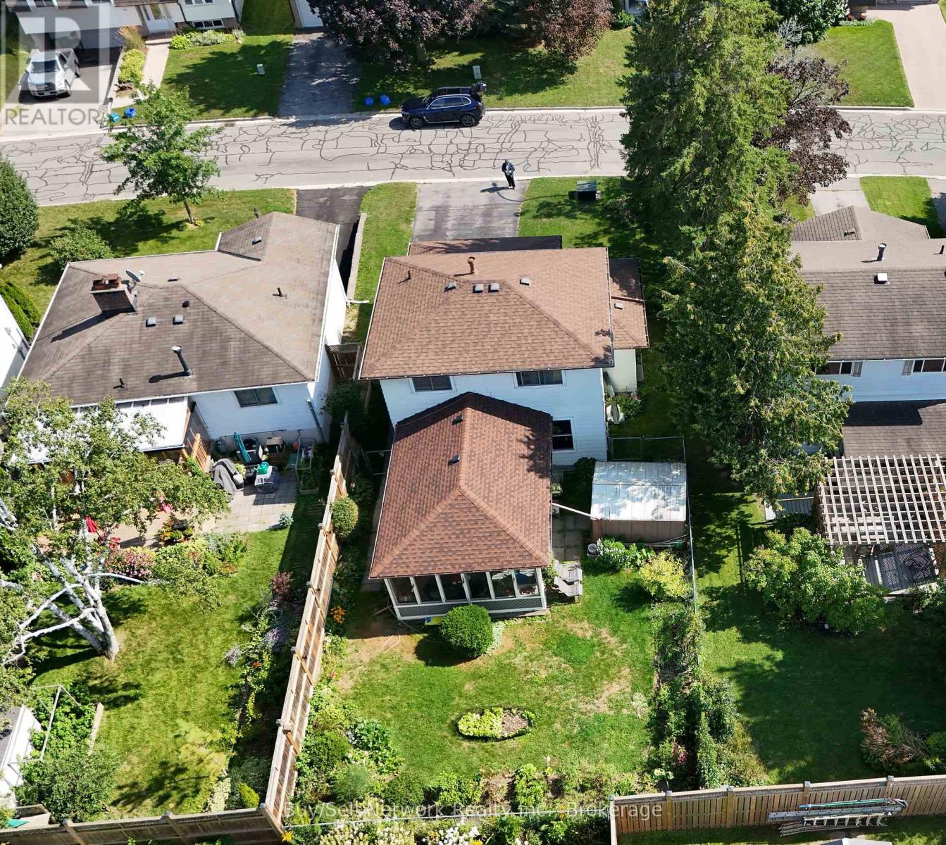 2602 RIDGETOP CRESCENT