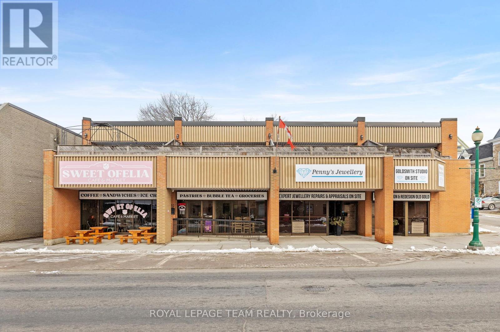 52-58 KING STREET E