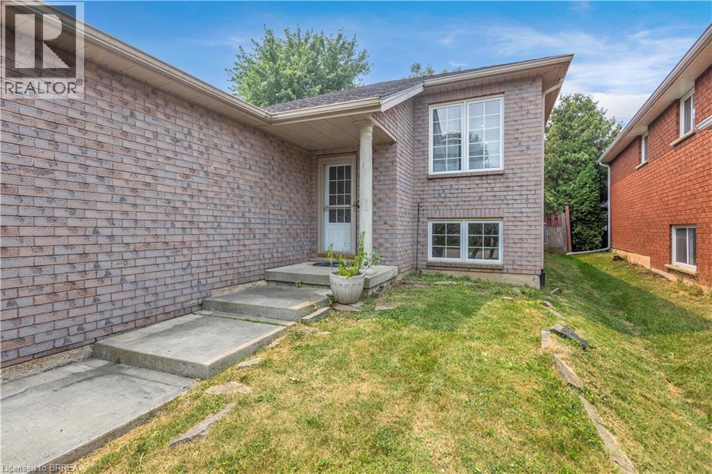 4 DOWDEN Avenue