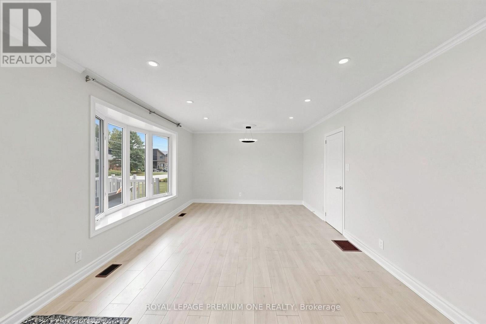 98 THORNTON AVENUE