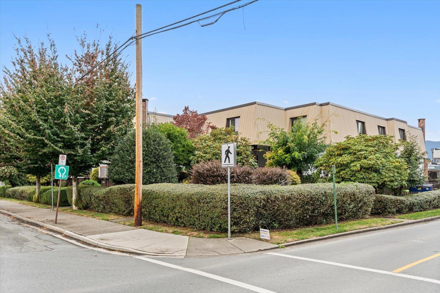 1 46085 GORE AVENUE, Chilliwack Downtown