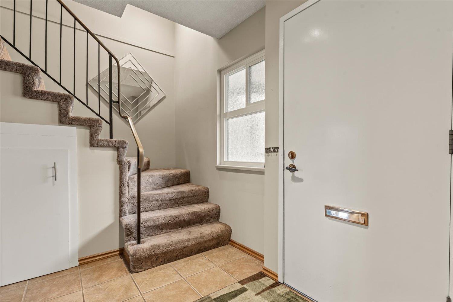 1 46085 GORE AVENUE, Chilliwack Downtown