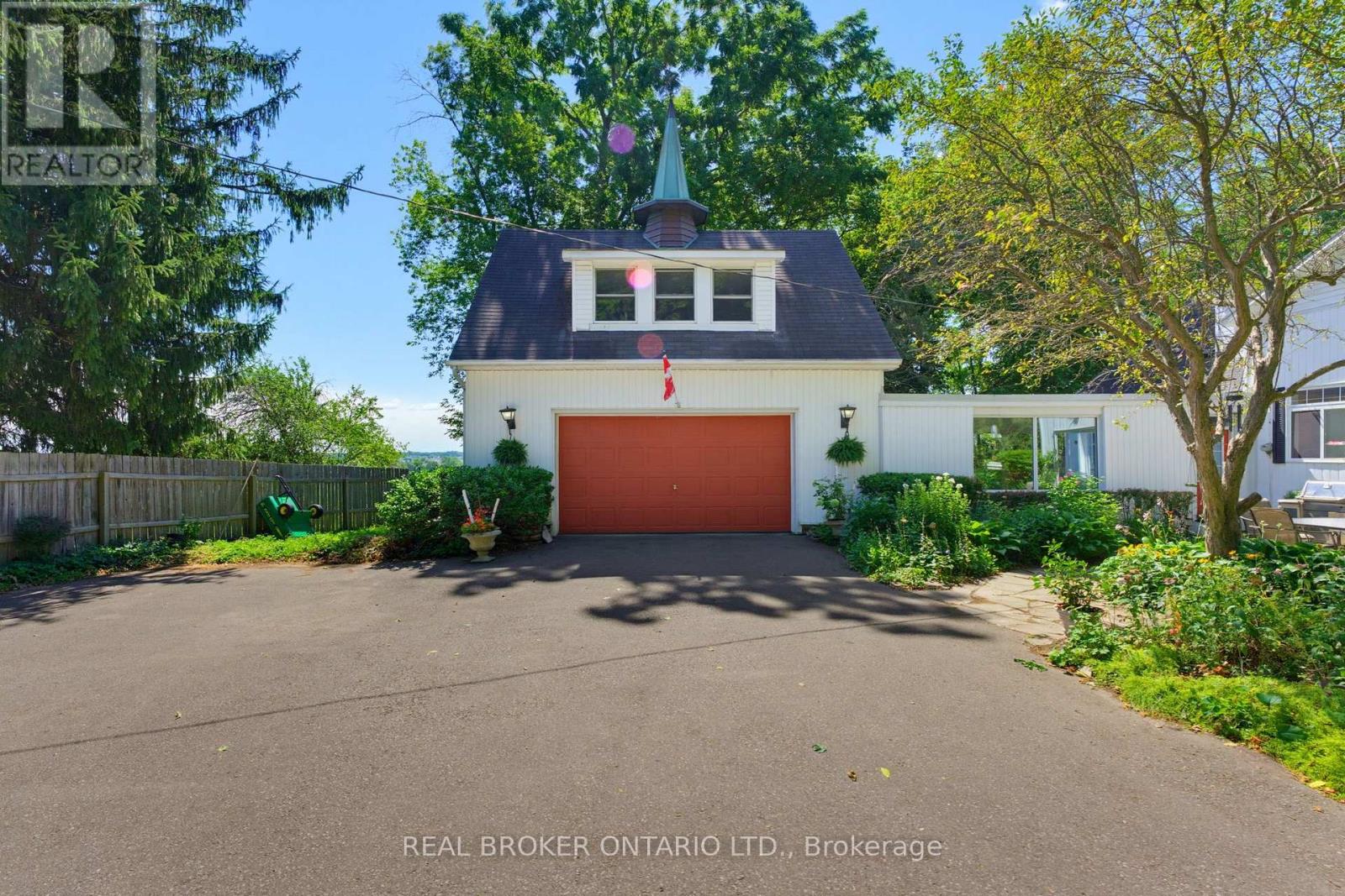 24 PLEASANT RIDGE ROAD