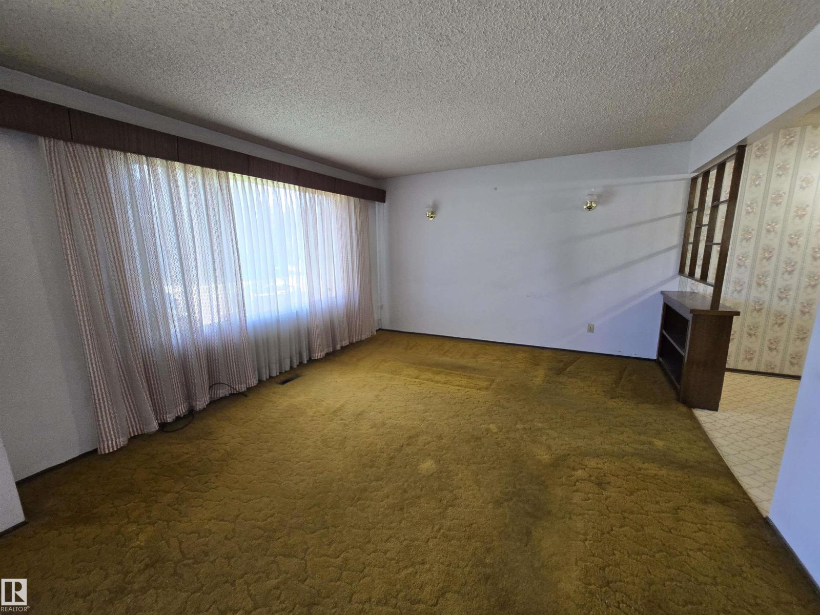 12020 54 ST NW