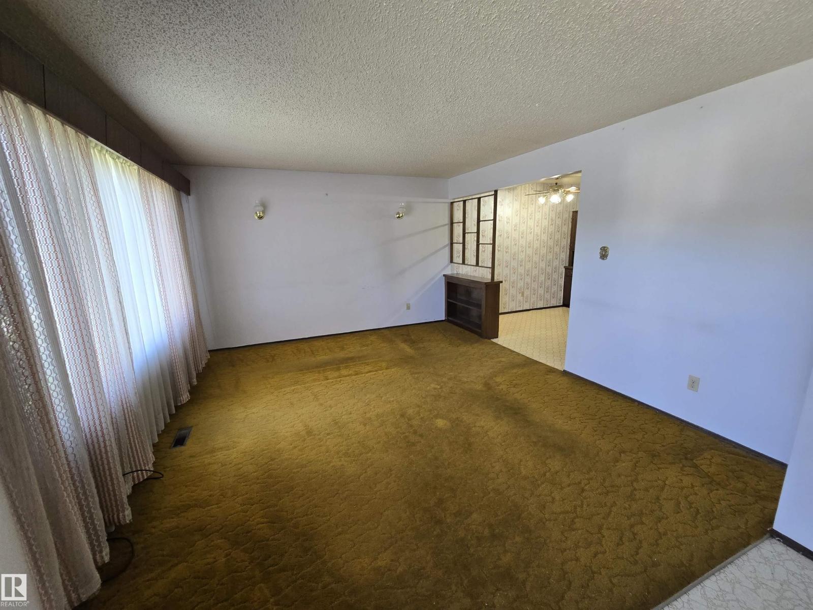 12020 54 ST NW