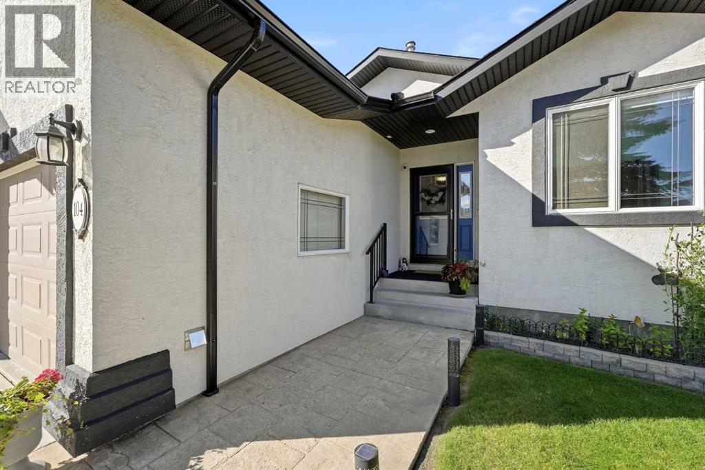104 Ackerman Crescent