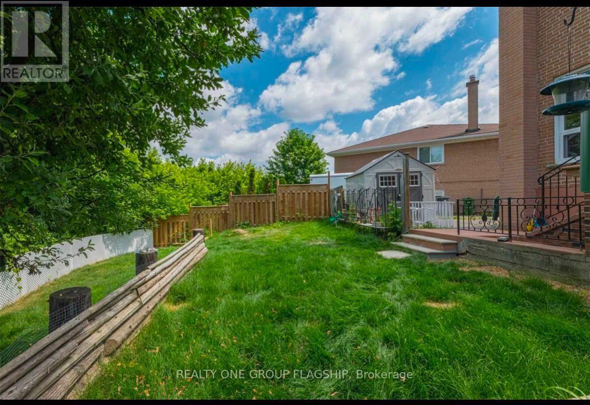 12 AZALEA COURT