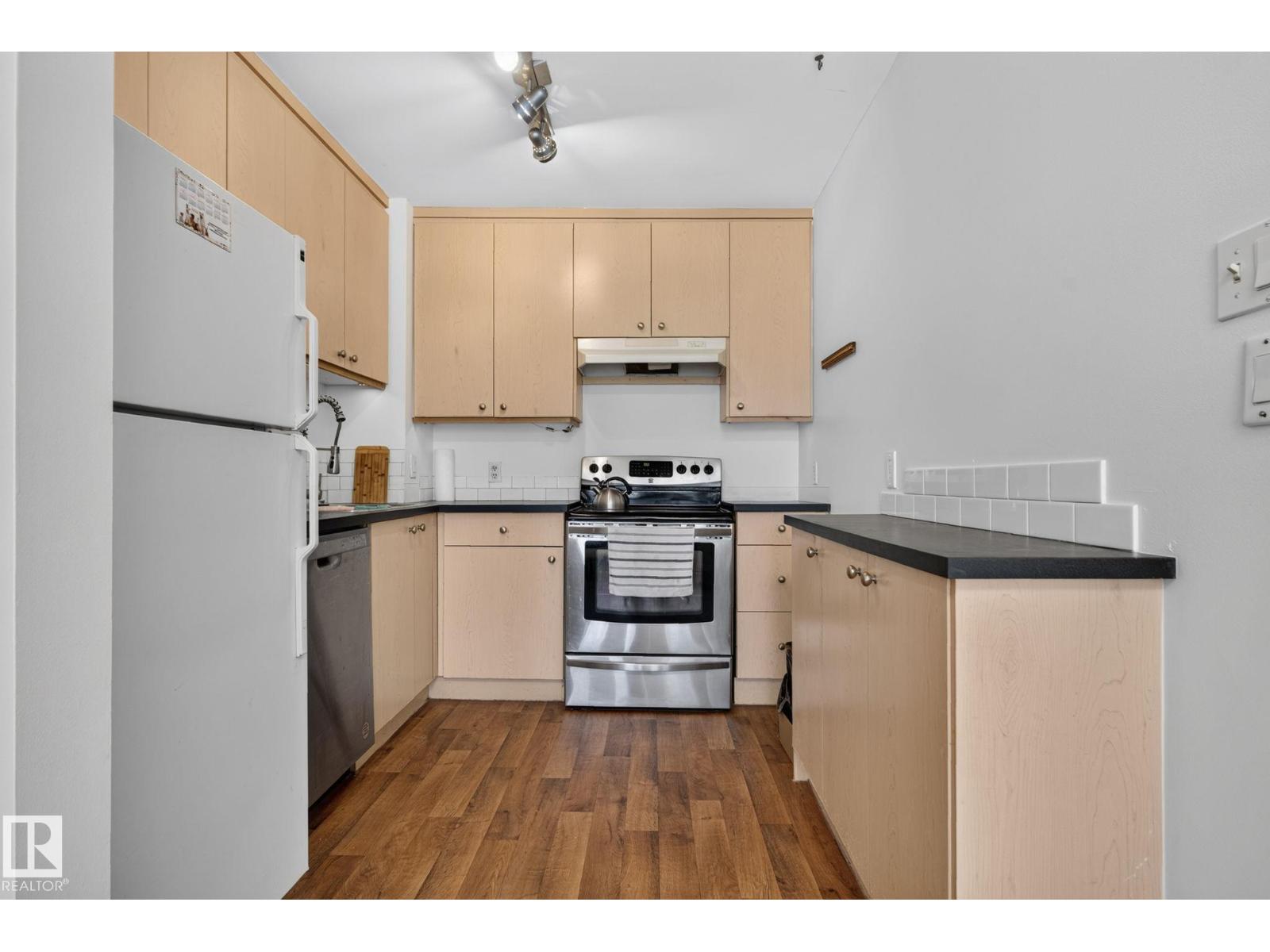 9503 180A ST NW