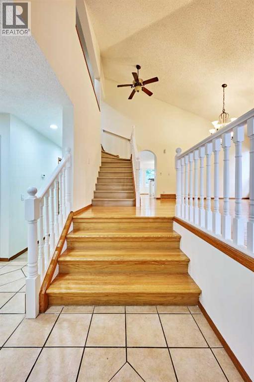 7 Suncastle Crescent SE