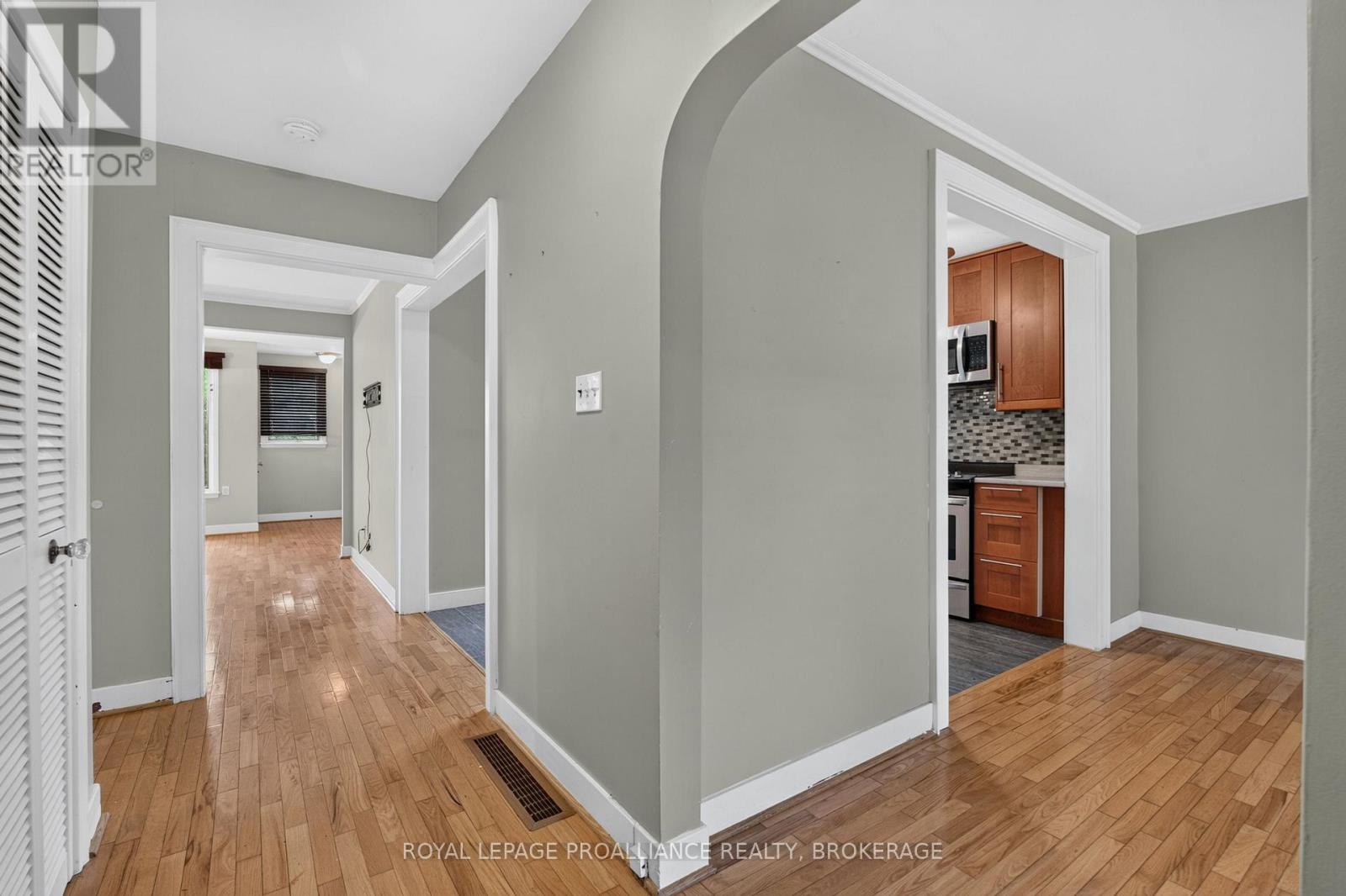 364 GLENGARRY ROAD