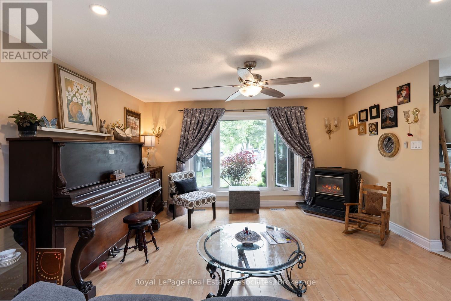 11 TAMARACK COURT