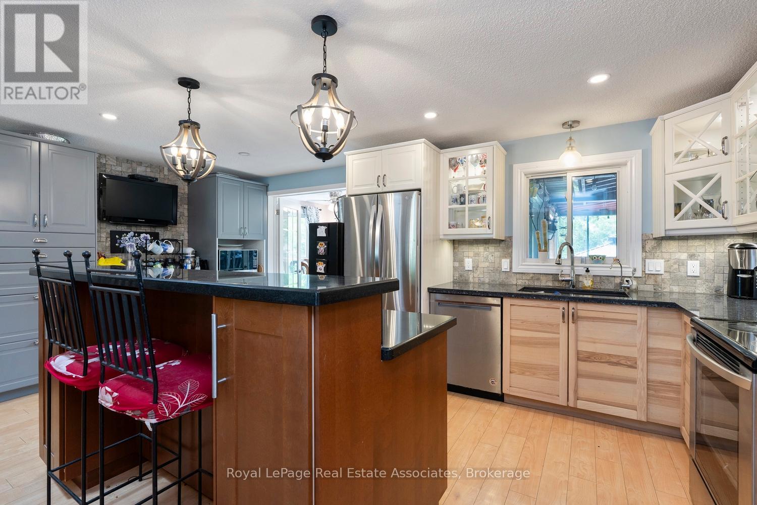 11 TAMARACK COURT