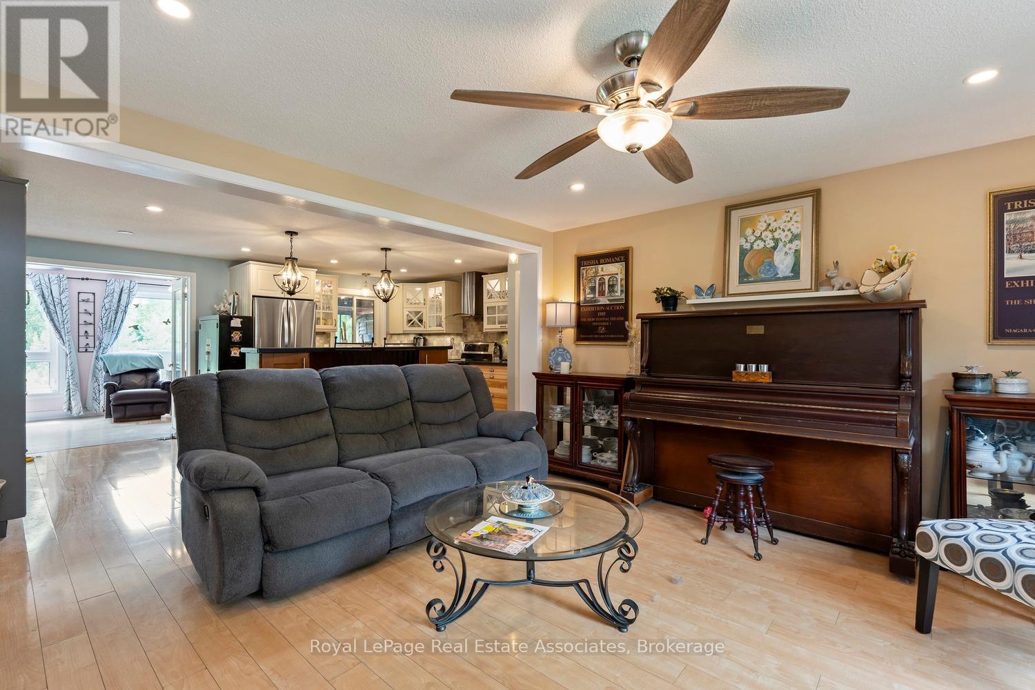 11 TAMARACK COURT
