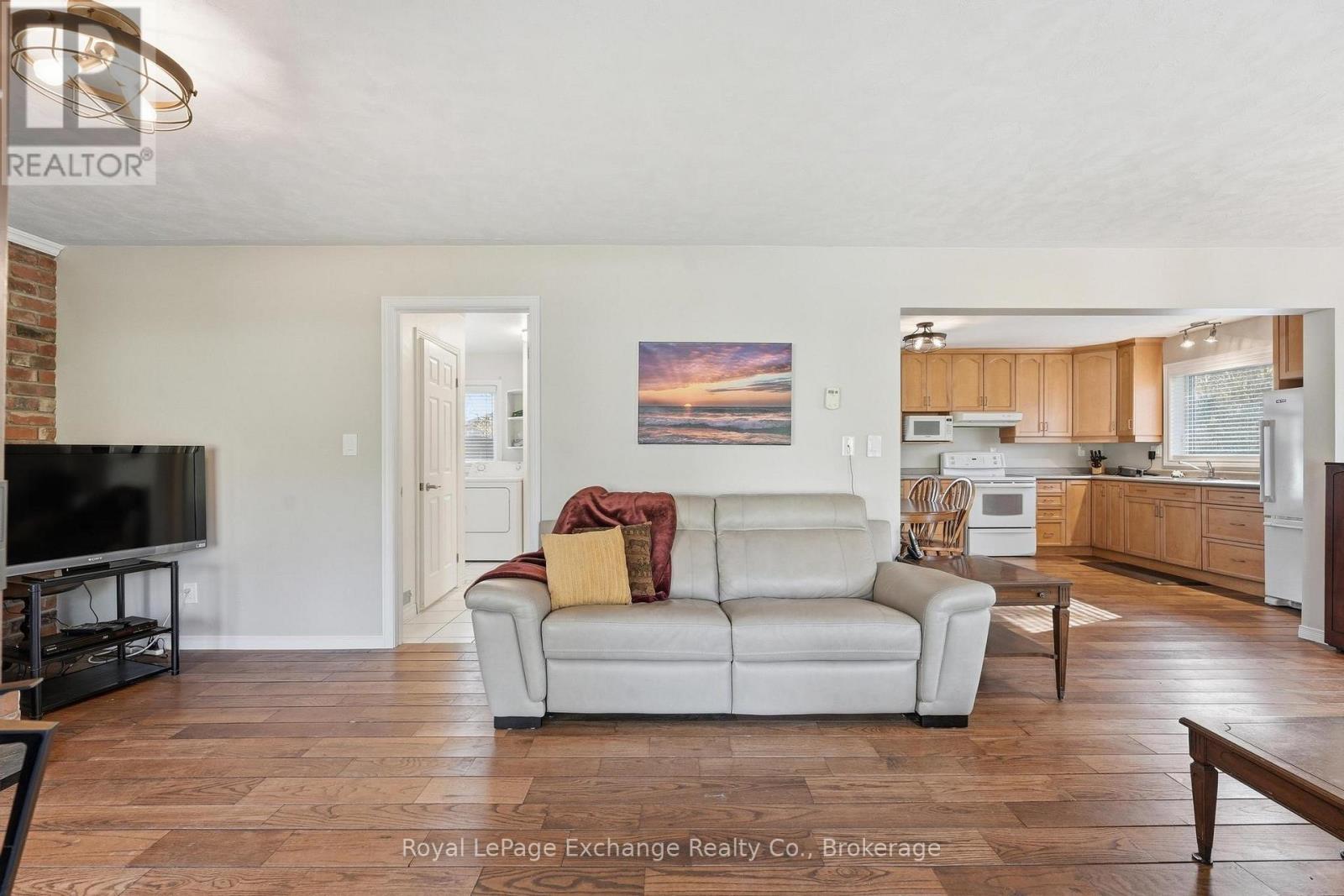924 TANGLEWOOD DRIVE