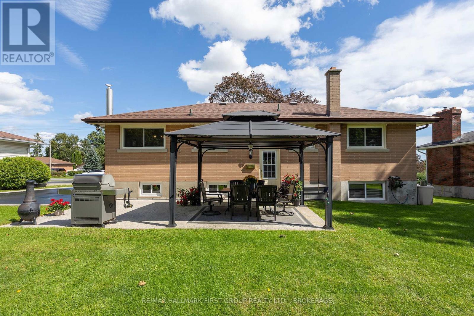 1449 AVONDALE CRESCENT