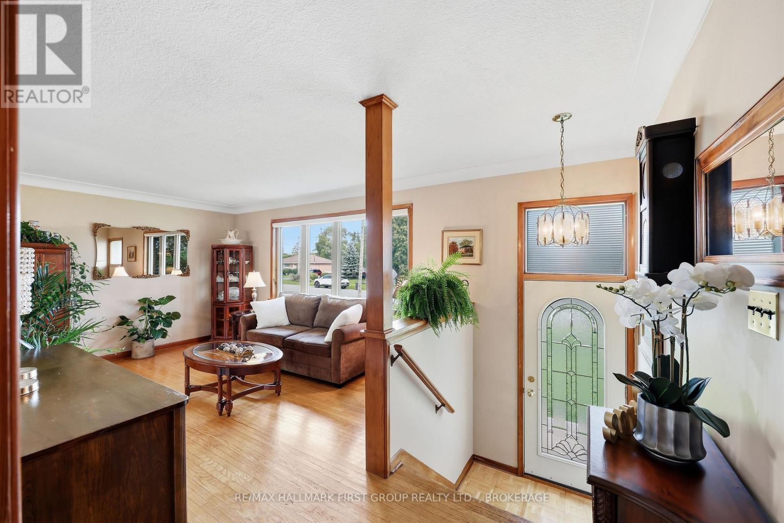 1449 AVONDALE CRESCENT