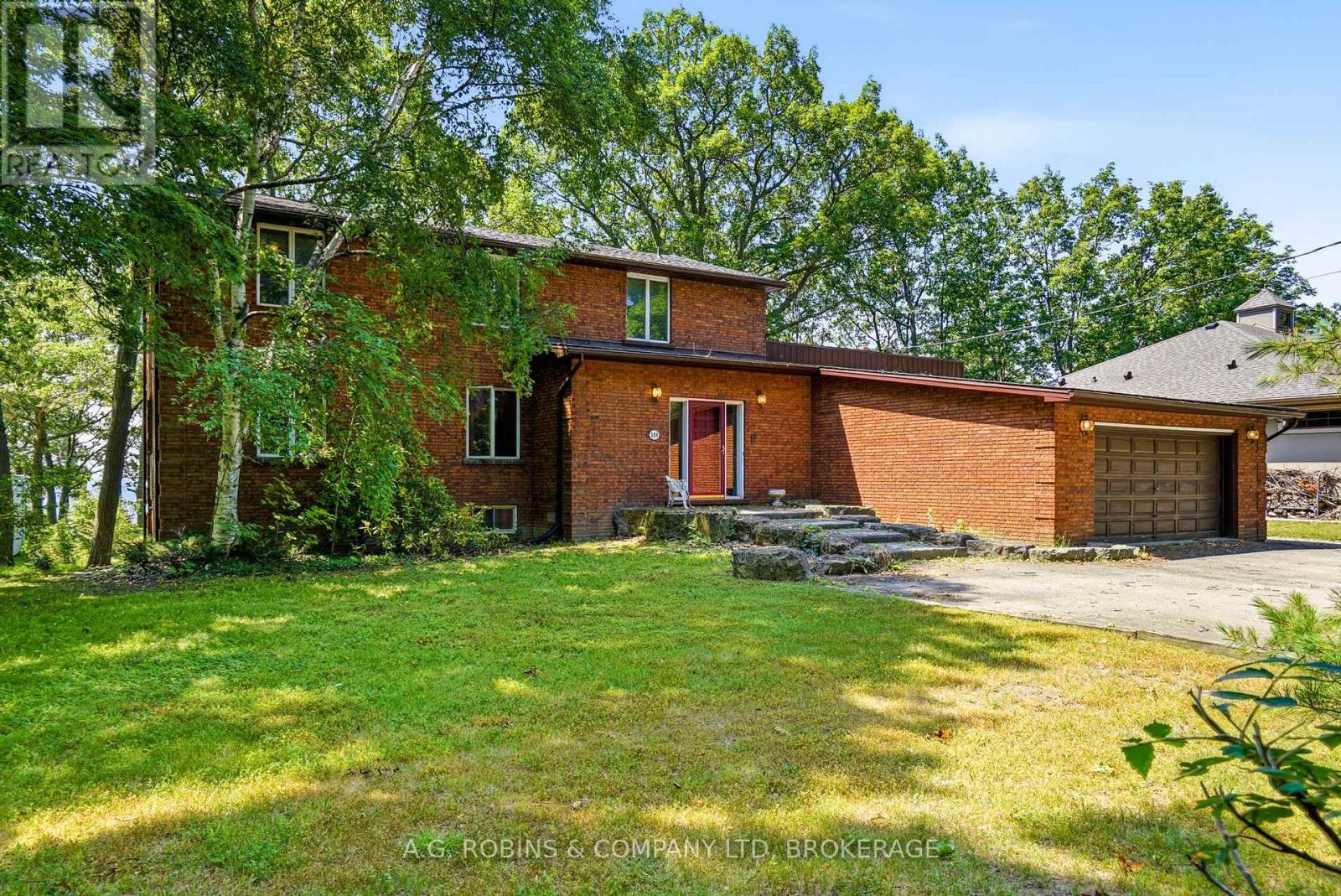 559 LAKESHORE ROAD E