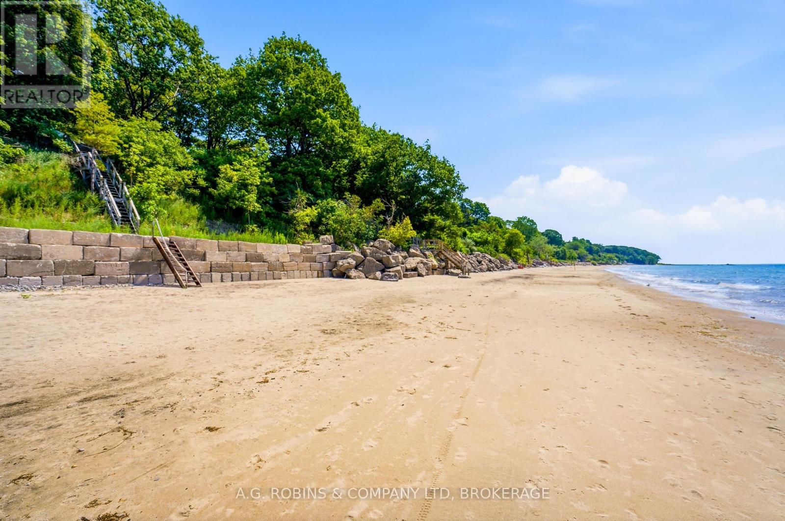 559 LAKESHORE ROAD E