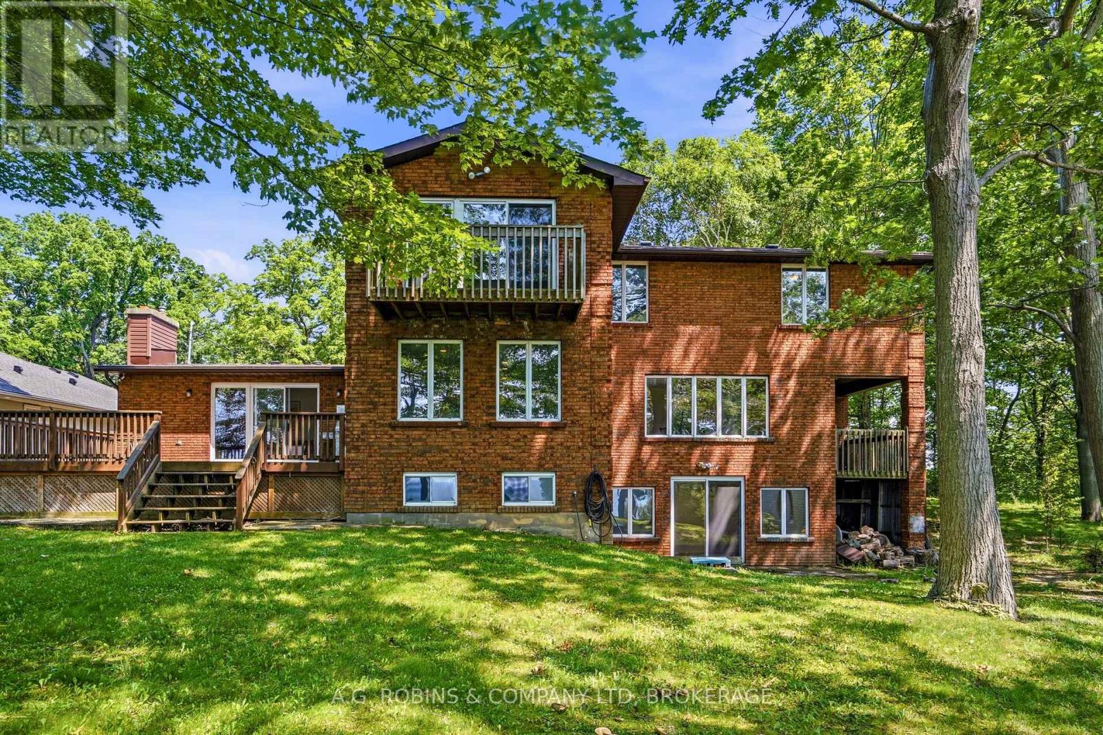 559 LAKESHORE ROAD E