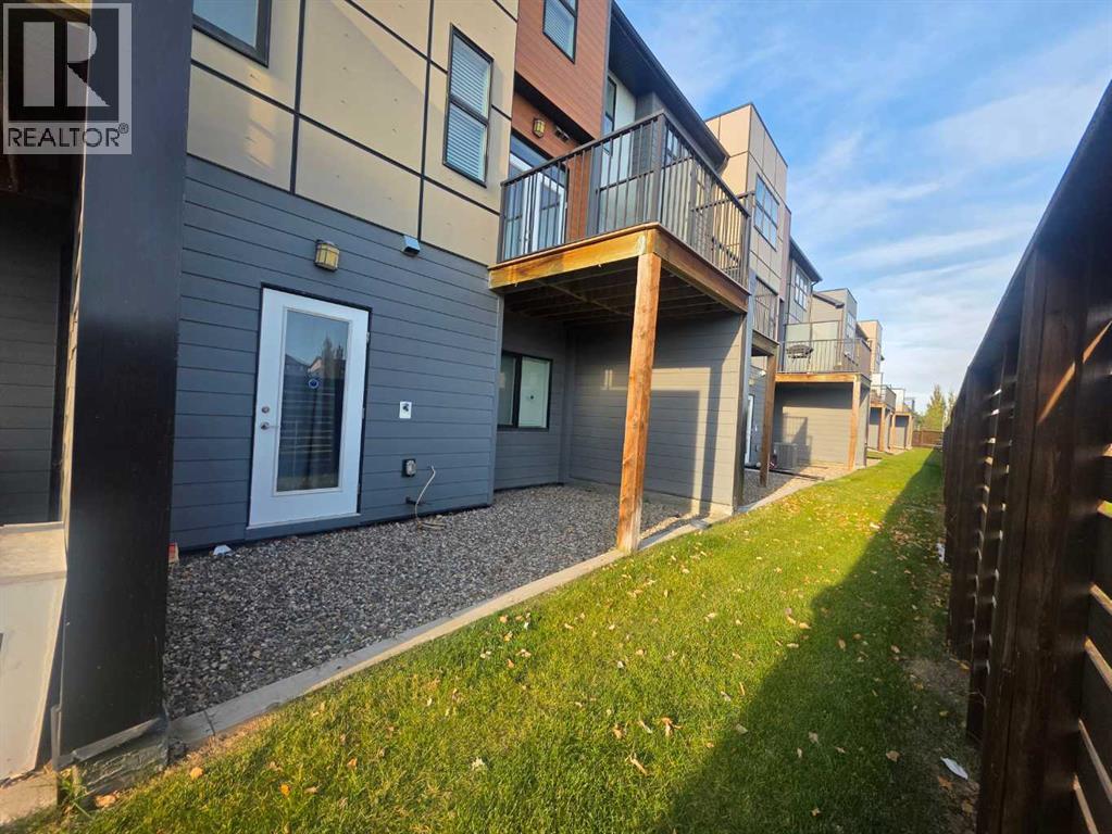 4, 69 Aquitania Circle W