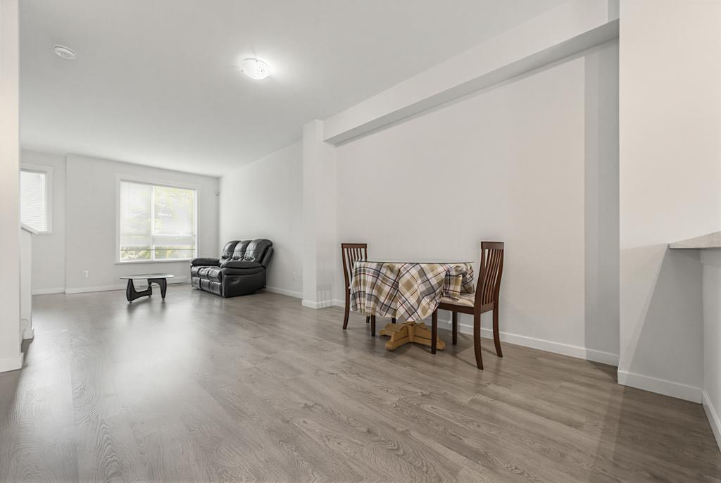 64 8355 164 STREET