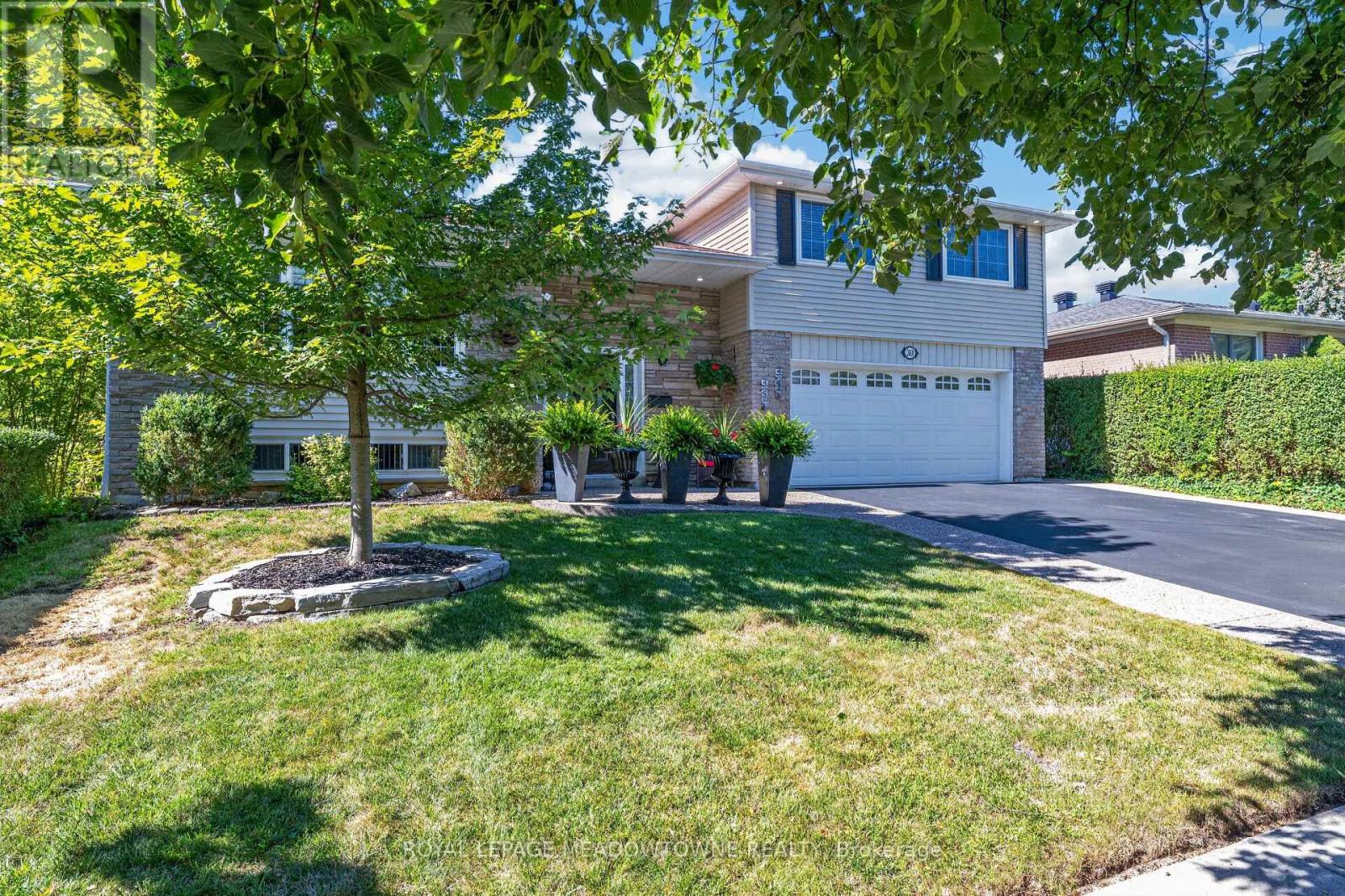 30 METCALFE COURT