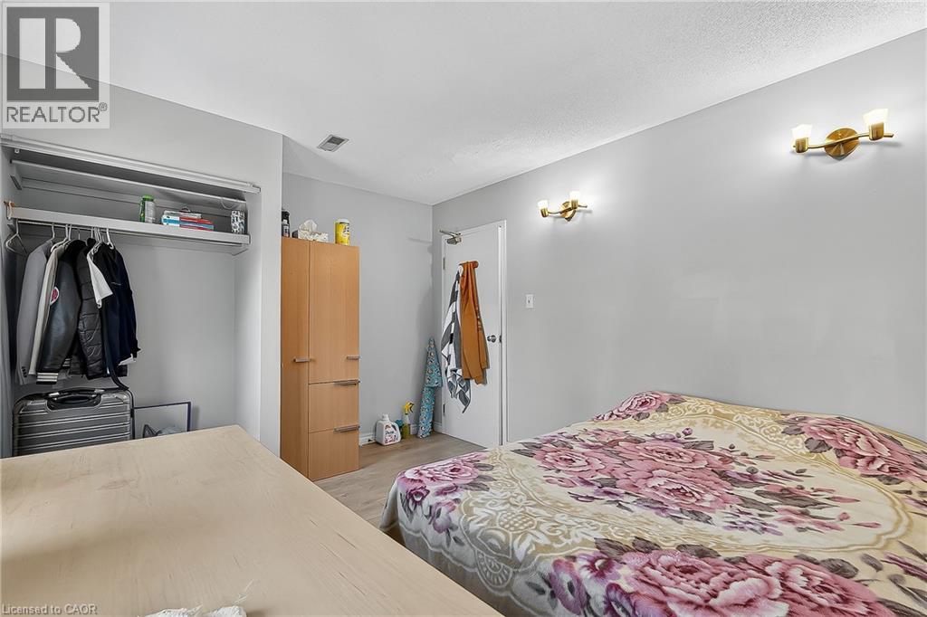 43 DUPONT Street E