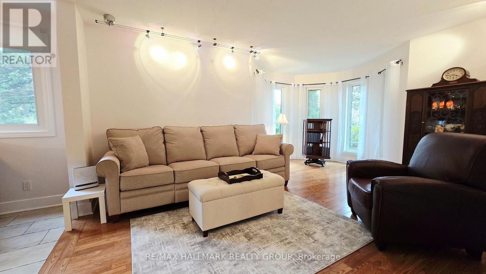40 HUNTSMAN CRESCENT
