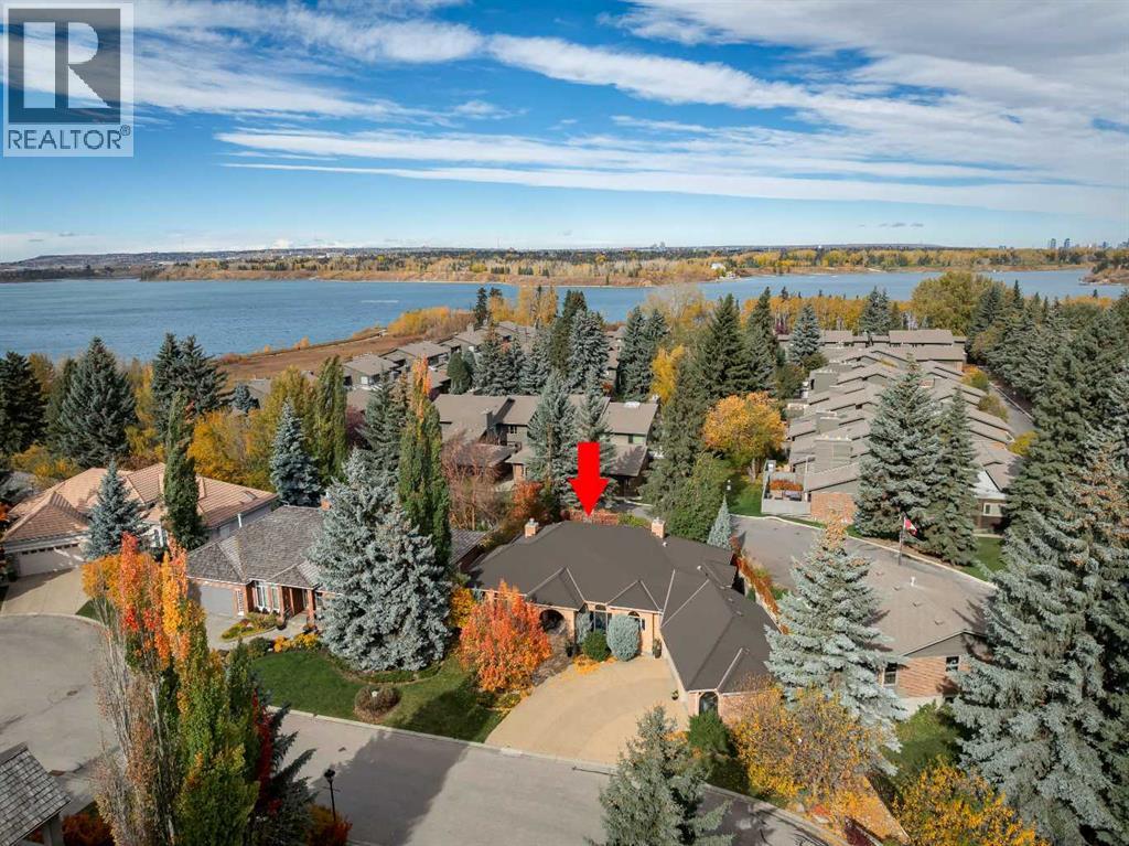 39 Baycrest Court SW