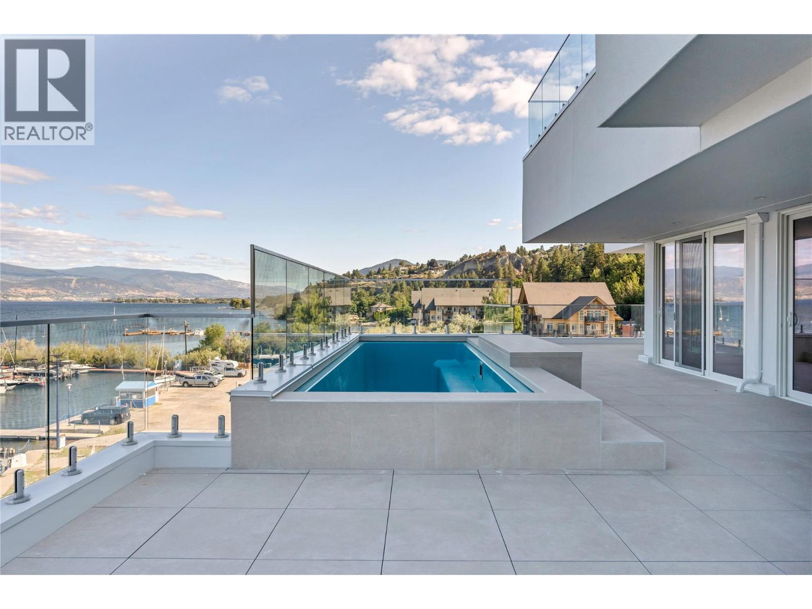 13415 Lakeshore Drive S Unit# 401