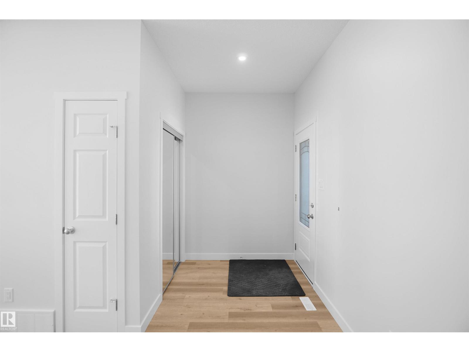 1928 210 ST NW