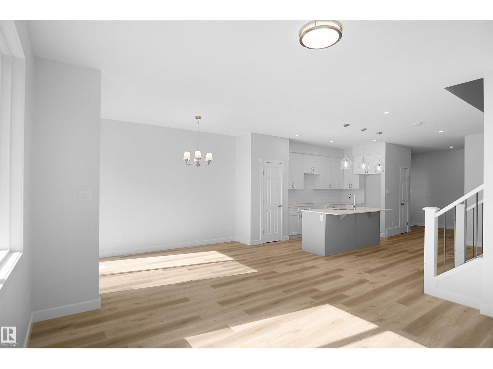 1928 210 ST NW