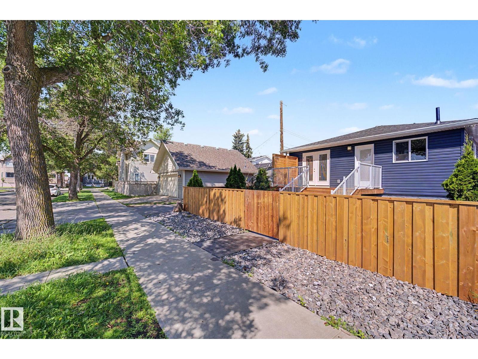 10570 66 AV NW