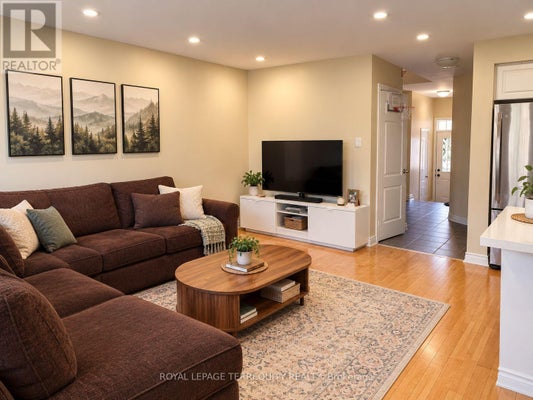 20 Gateway Ct, Whitby (Taunton North), ON 2