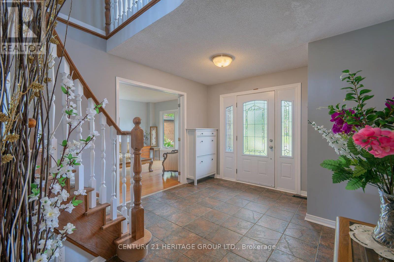 55 CHARTWELL CRESCENT