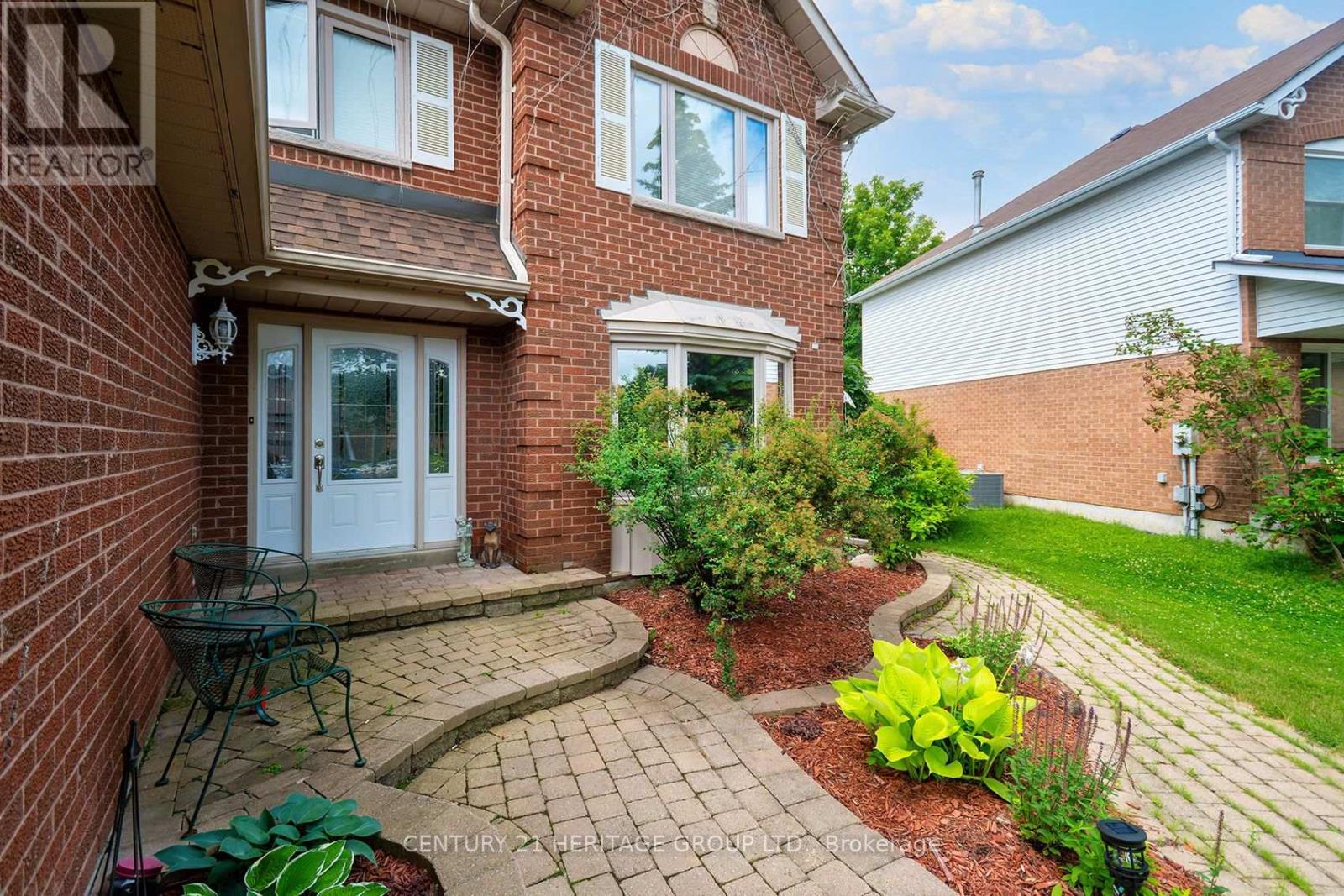 55 CHARTWELL CRESCENT