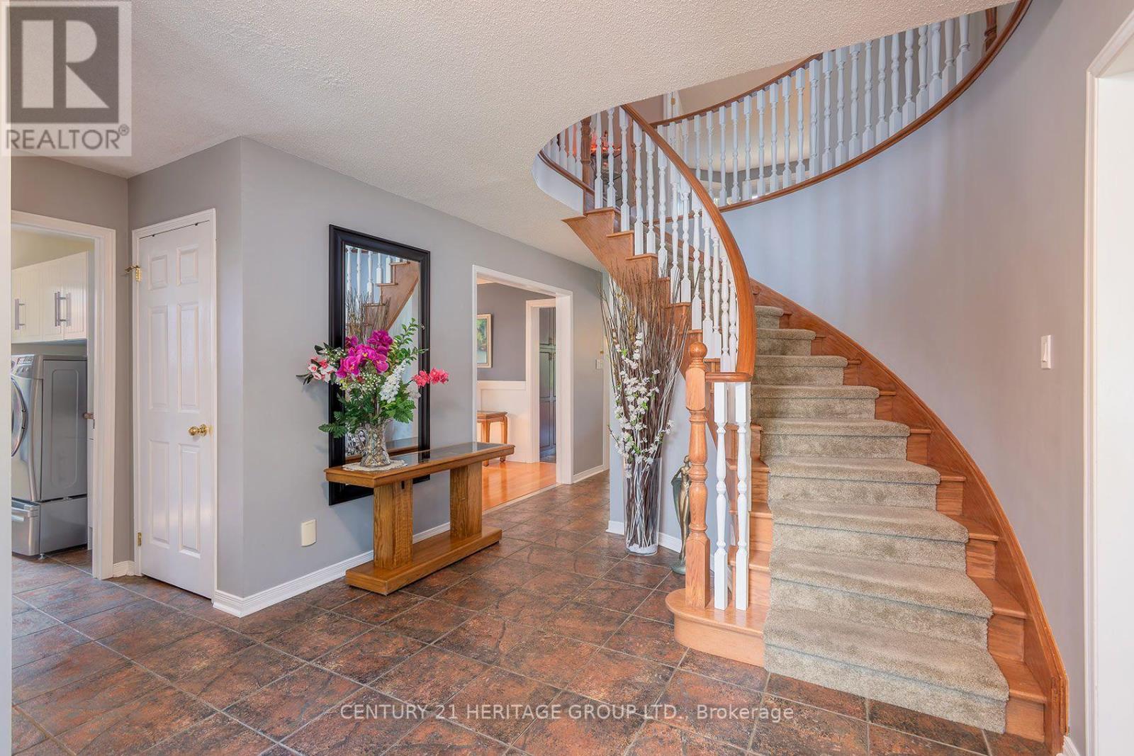 55 CHARTWELL CRESCENT