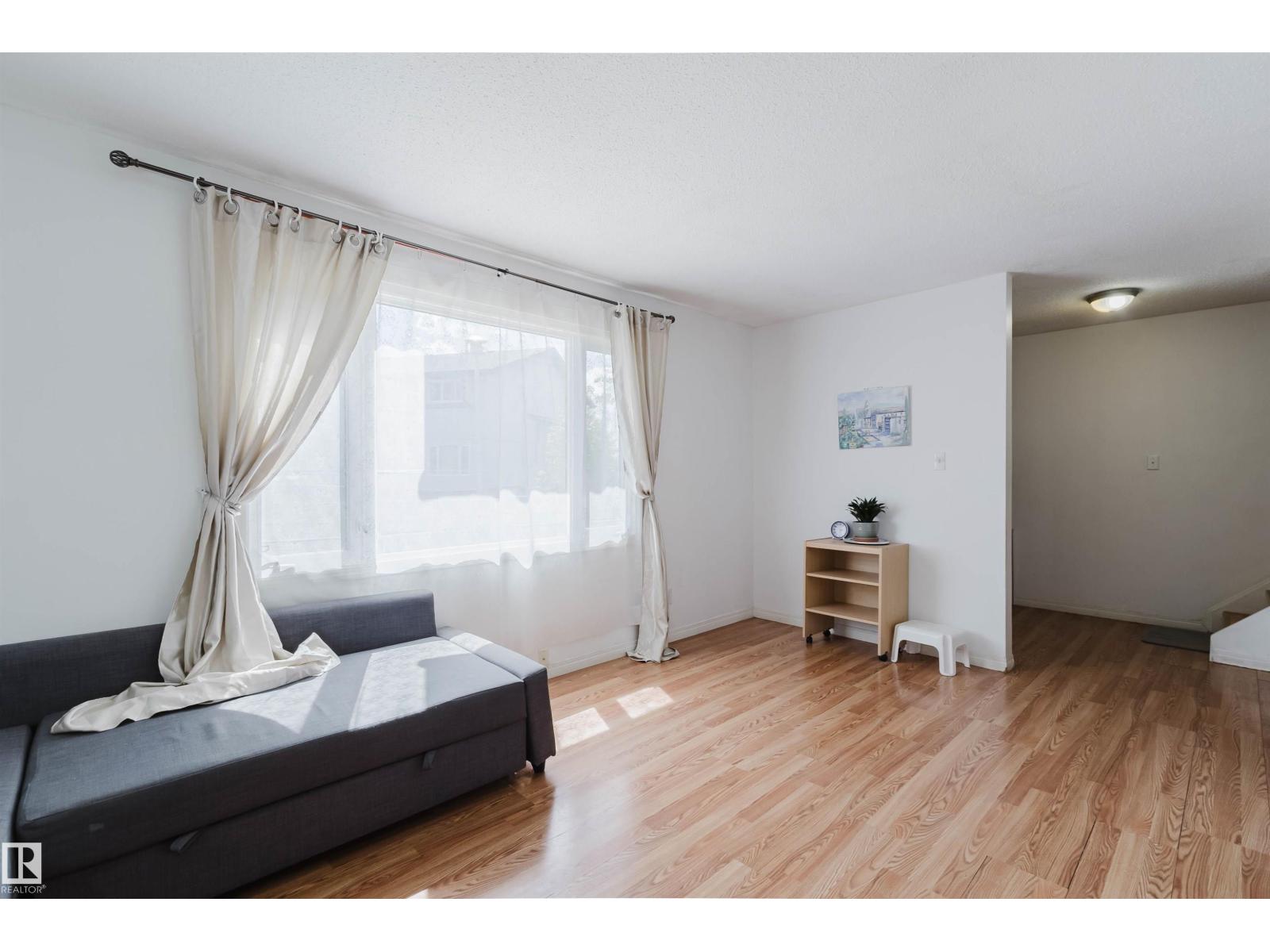 #4 14310 80 ST NW