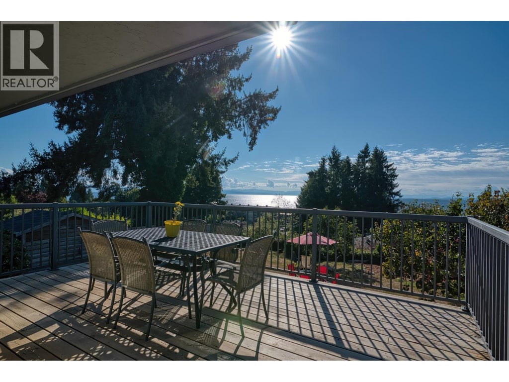 4735 LAUREL AVENUE, SECHELT, BC V7Z 0B4 - Image 3261894383.jpeg?d=l