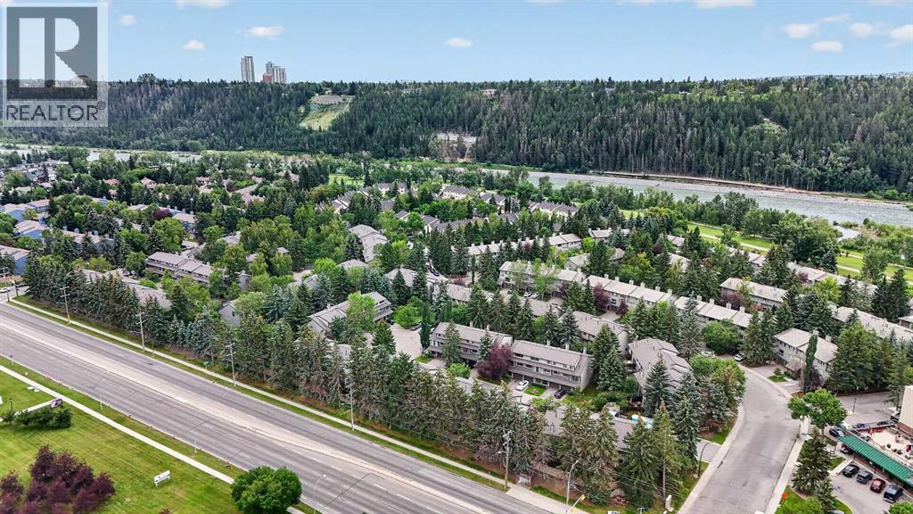 12, 140 Point Drive NW