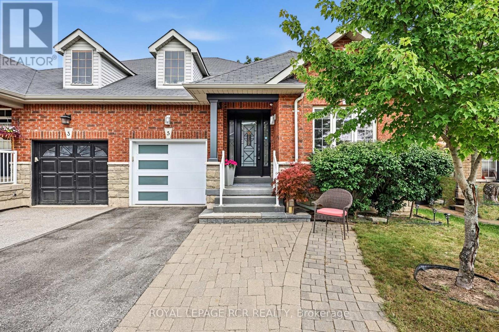 5 BORLAND CRESCENT