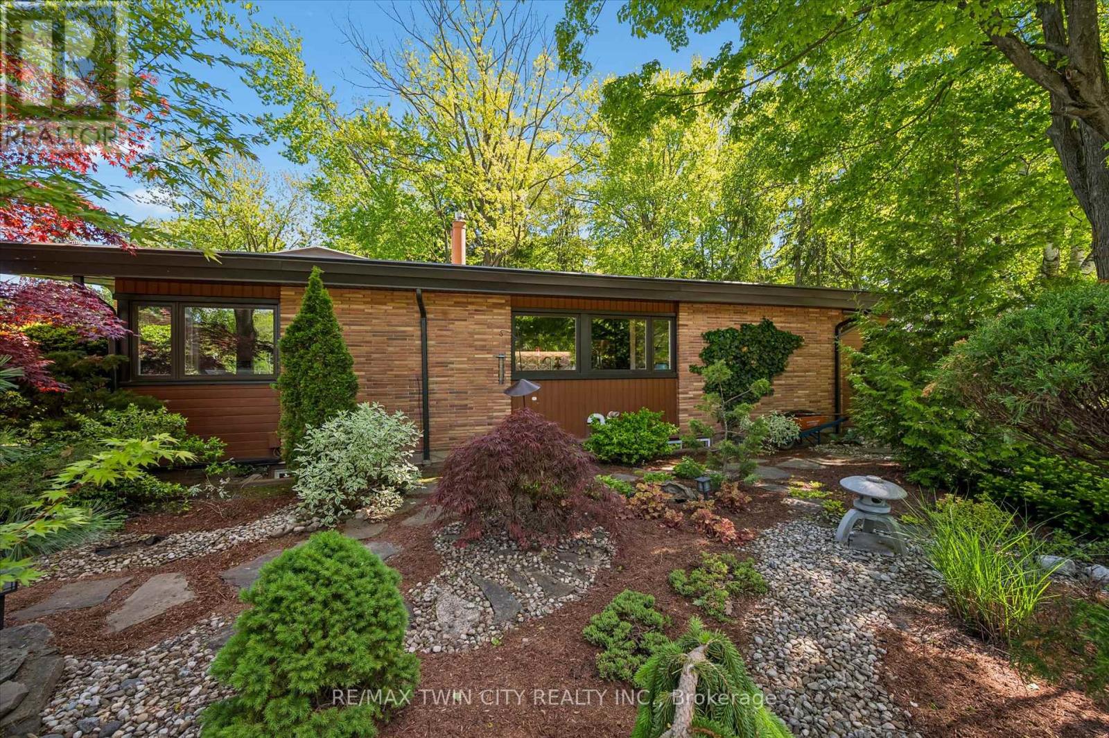 16 PARKWOOD DRIVE
