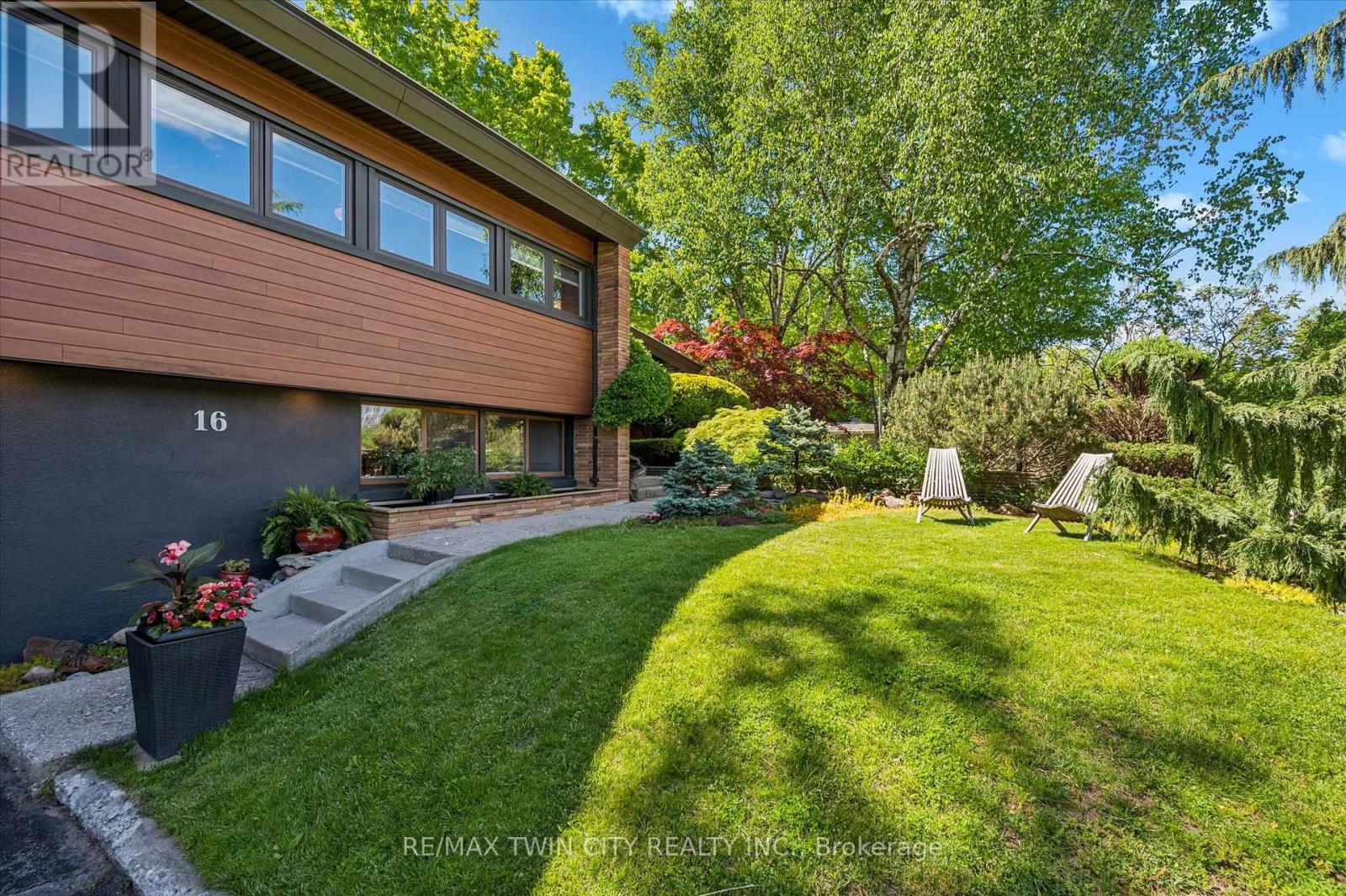 16 PARKWOOD DRIVE