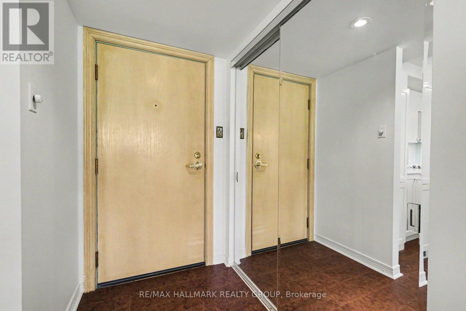 103 - 30 CHARLEVOIX STREET