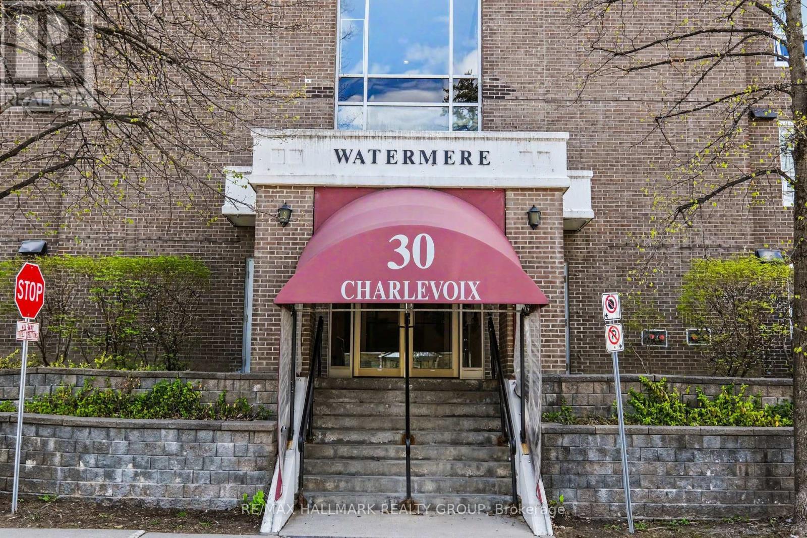 103 - 30 CHARLEVOIX STREET