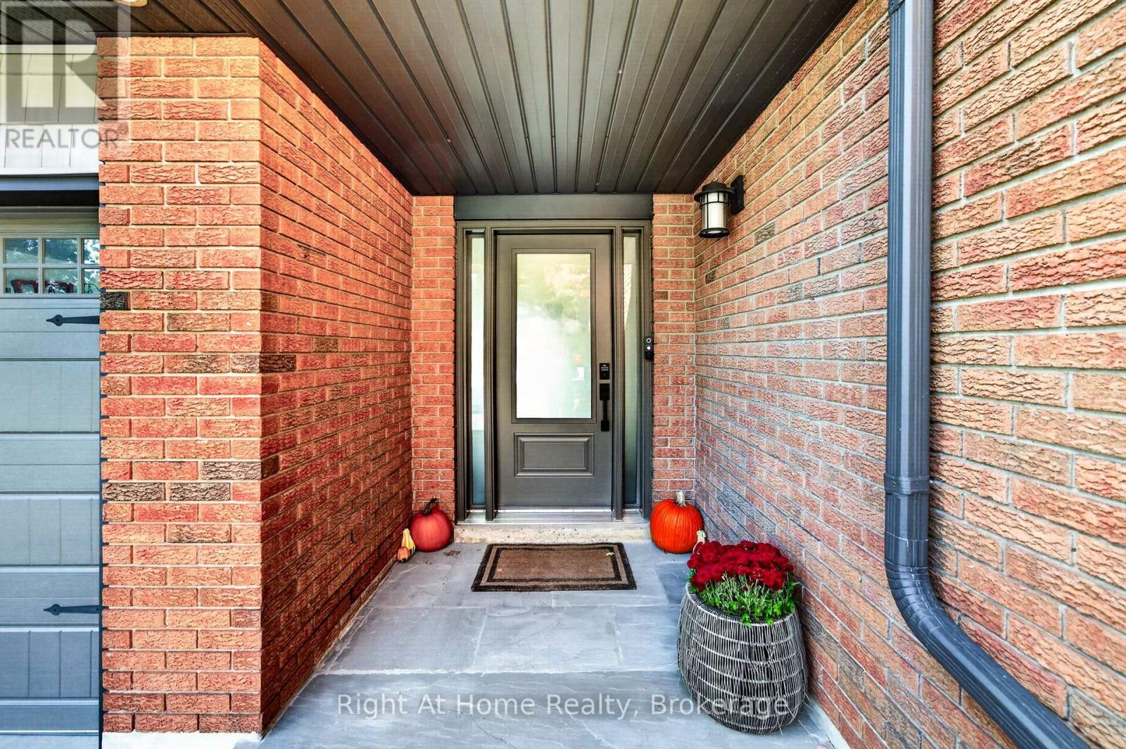 23 LAURENDALE AVENUE